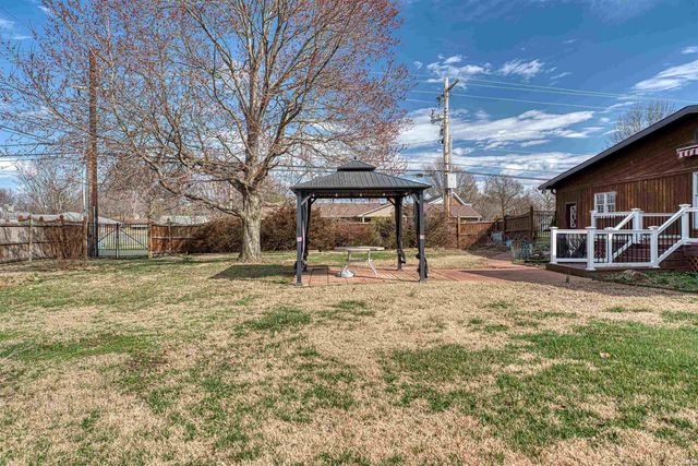 5520 Monroe Avenue, Evansville, IN 47715