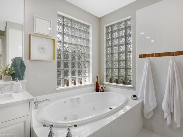 2847 Tiburon BLVD E 8-101, Naples, FL 34109