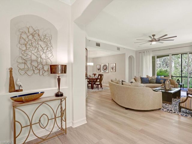 2847 Tiburon BLVD E 8-101, Naples, FL 34109