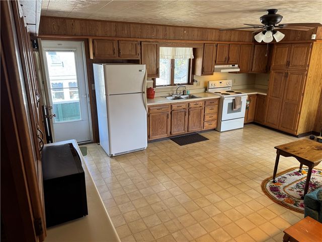 226 E Loyalhanna St, Ligonier Boro, PA 15658