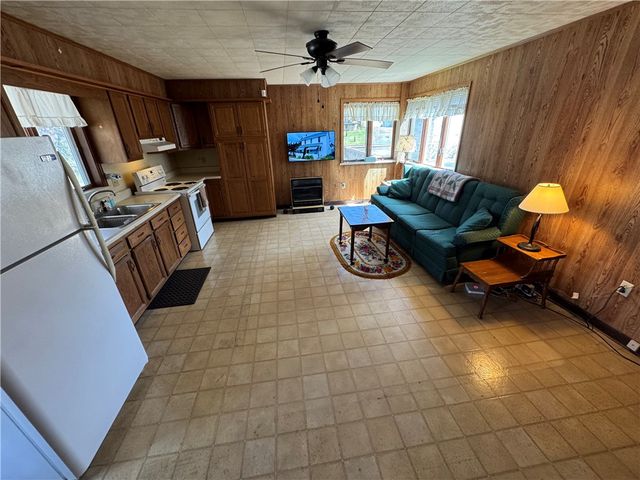 226 E Loyalhanna St, Ligonier Boro, PA 15658