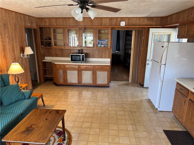 226 E Loyalhanna St, Ligonier Boro, PA 15658