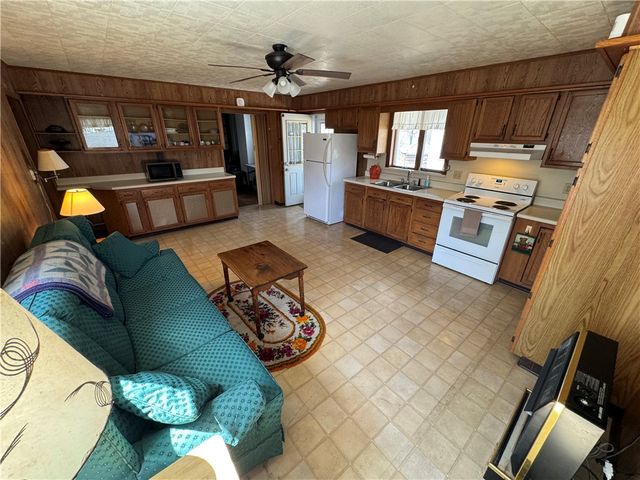 226 E Loyalhanna St, Ligonier Boro, PA 15658