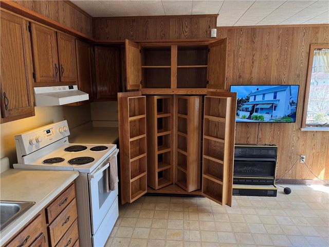 226 E Loyalhanna St, Ligonier Boro, PA 15658