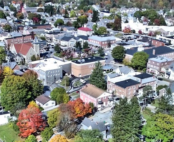 226 E Loyalhanna St, Ligonier Boro, PA 15658