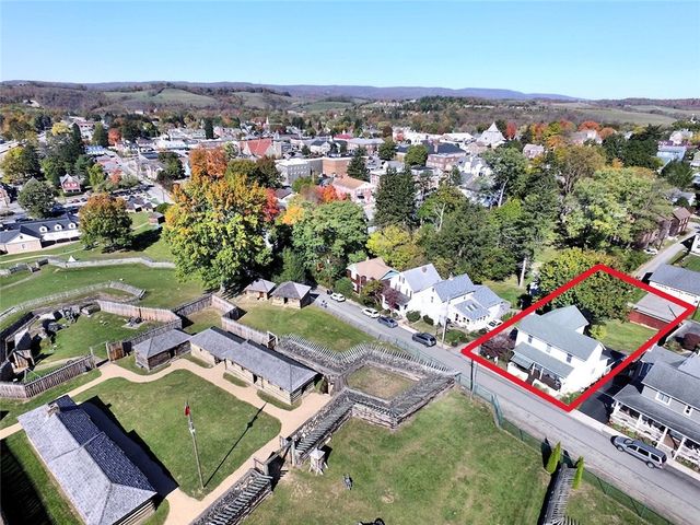 226 E Loyalhanna St, Ligonier Boro, PA 15658