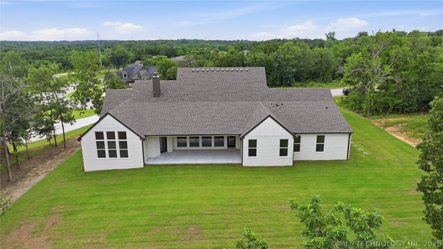 2714 Hickory Ridge Drive, Sapulpa, OK 74066