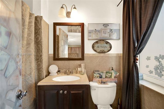 12670 NE Miami Pl, North Miami, FL 33161