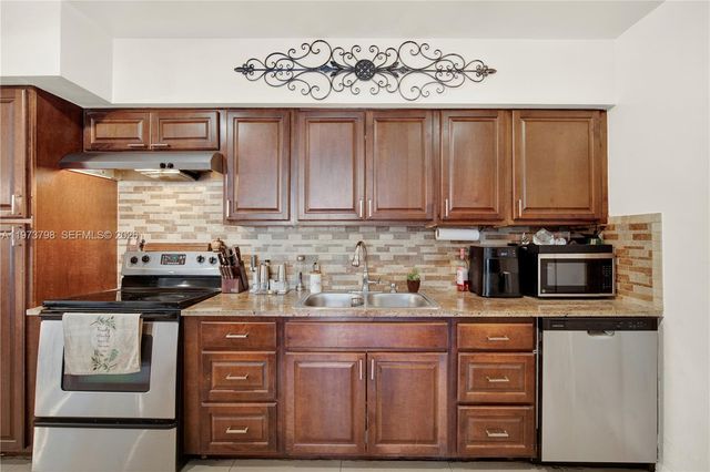 12670 NE Miami Pl, North Miami, FL 33161