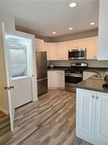 203 Dean Ridge Court, Cranston, RI 02920
