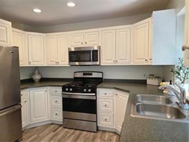 203 Dean Ridge Court, Cranston, RI 02920