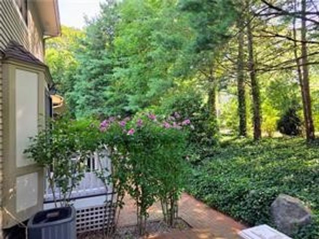 203 Dean Ridge Court, Cranston, RI 02920