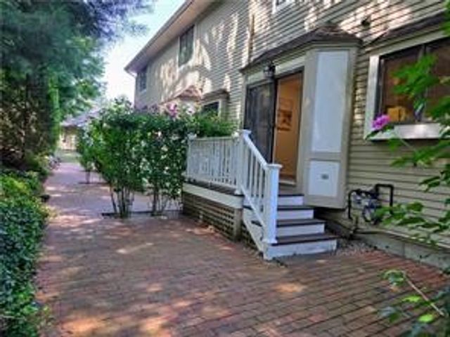 203 Dean Ridge Court, Cranston, RI 02920