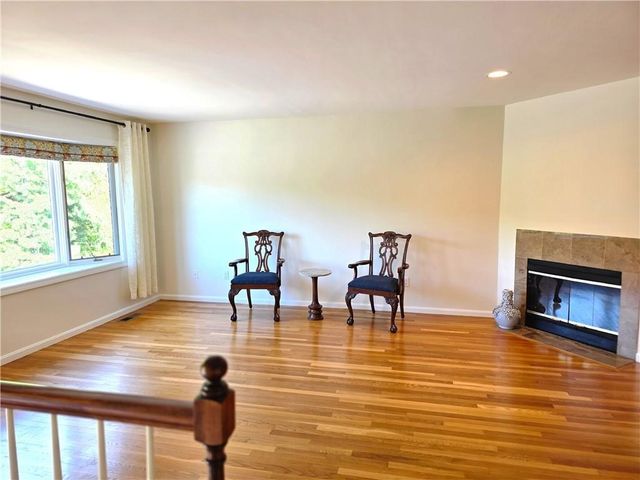 203 Dean Ridge Court, Cranston, RI 02920