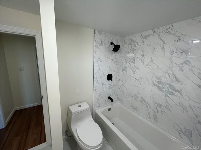 1 Walnut Park Lane, Milton, NY 12547