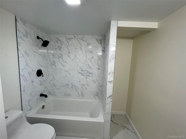 1 Walnut Park Lane, Milton, NY 12547