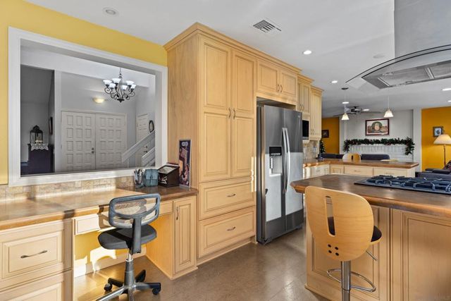 9464 Telkaif St, Lakeside, CA 92040