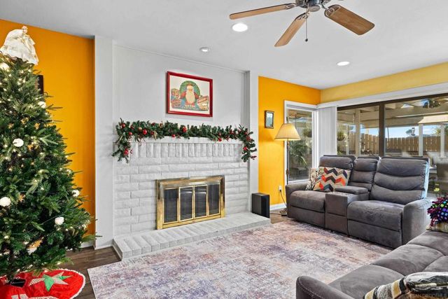 9464 Telkaif St, Lakeside, CA 92040