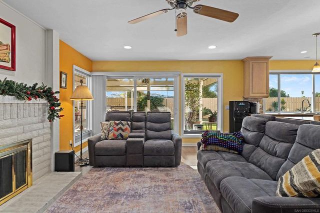 9464 Telkaif St, Lakeside, CA 92040