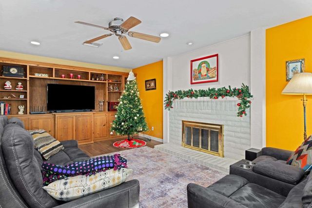 9464 Telkaif St, Lakeside, CA 92040