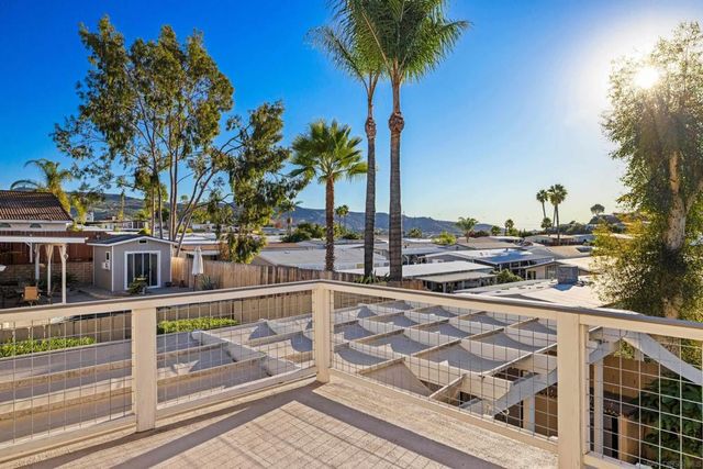 9464 Telkaif St, Lakeside, CA 92040