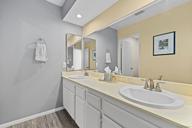 9464 Telkaif St, Lakeside, CA 92040