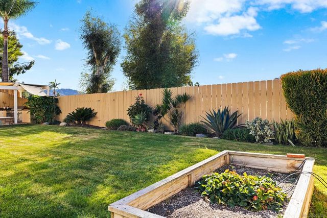 9464 Telkaif St, Lakeside, CA 92040