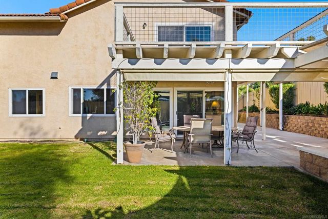 9464 Telkaif St, Lakeside, CA 92040