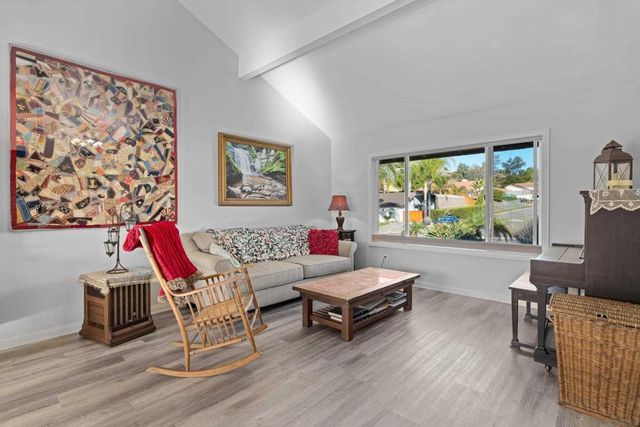 9464 Telkaif St, Lakeside, CA 92040