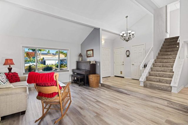 9464 Telkaif St, Lakeside, CA 92040