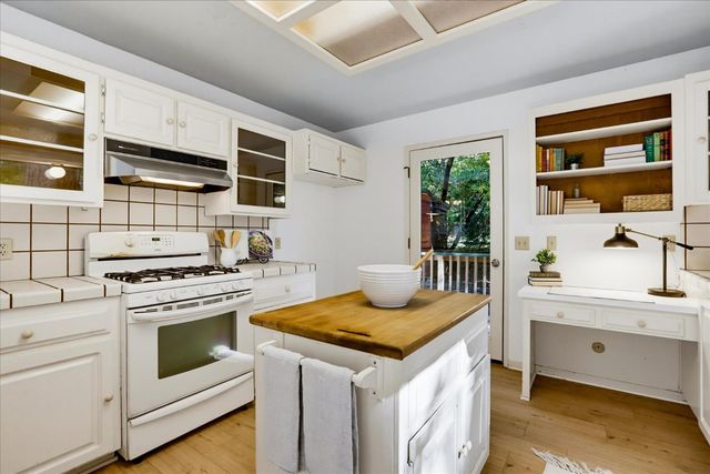 12213 Half Moon Way, Nevada City, CA 95959