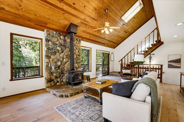 12213 Half Moon Way, Nevada City, CA 95959