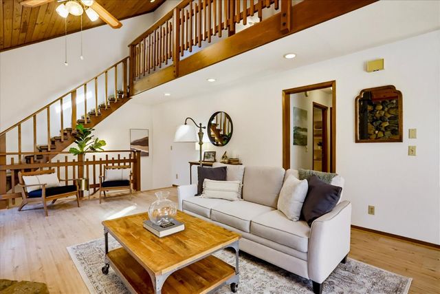 12213 Half Moon Way, Nevada City, CA 95959
