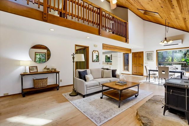 12213 Half Moon Way, Nevada City, CA 95959