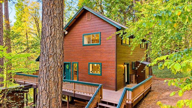 12213 Half Moon Way, Nevada City, CA 95959