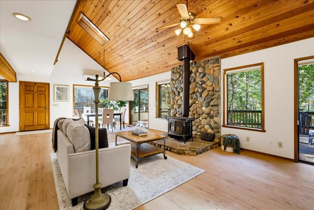 12213 Half Moon Way, Nevada City, CA 95959