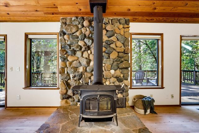 12213 Half Moon Way, Nevada City, CA 95959