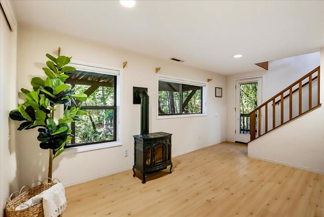 12213 Half Moon Way, Nevada City, CA 95959