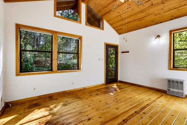 12213 Half Moon Way, Nevada City, CA 95959