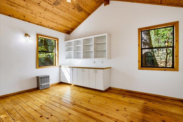 12213 Half Moon Way, Nevada City, CA 95959