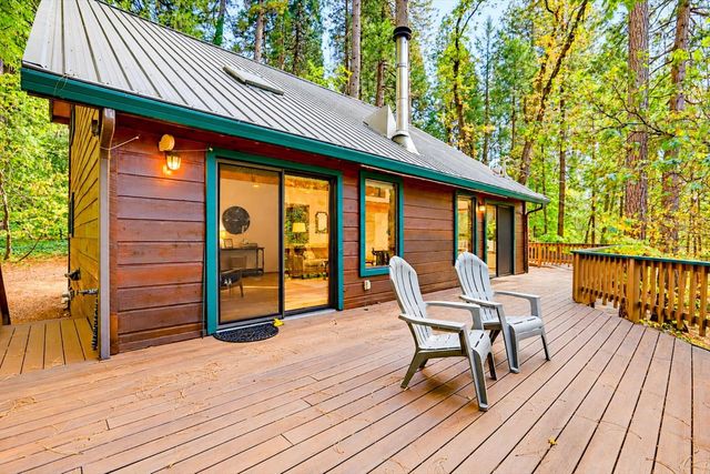 12213 Half Moon Way, Nevada City, CA 95959