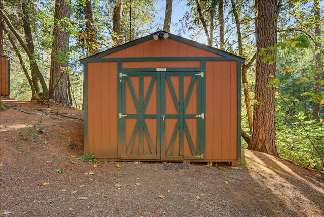 12213 Half Moon Way, Nevada City, CA 95959