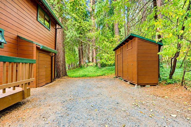 12213 Half Moon Way, Nevada City, CA 95959