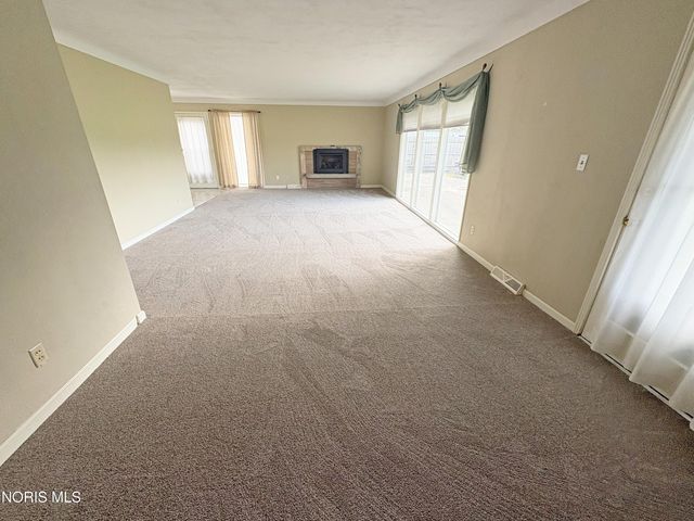 29 Darlyn Drive, Bowling Green, OH 43402