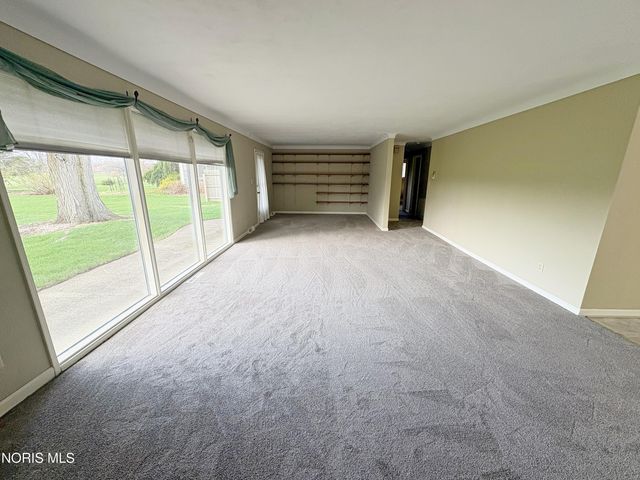 29 Darlyn Drive, Bowling Green, OH 43402