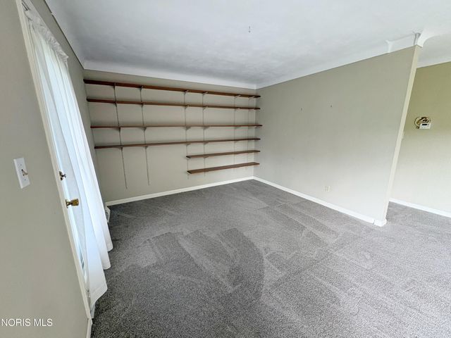 29 Darlyn Drive, Bowling Green, OH 43402