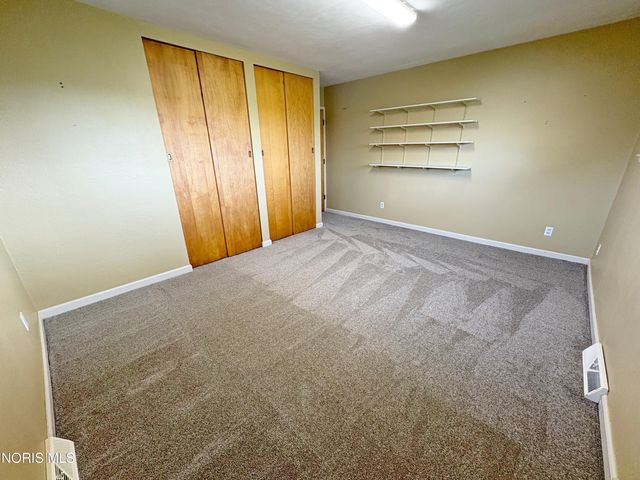 29 Darlyn Drive, Bowling Green, OH 43402