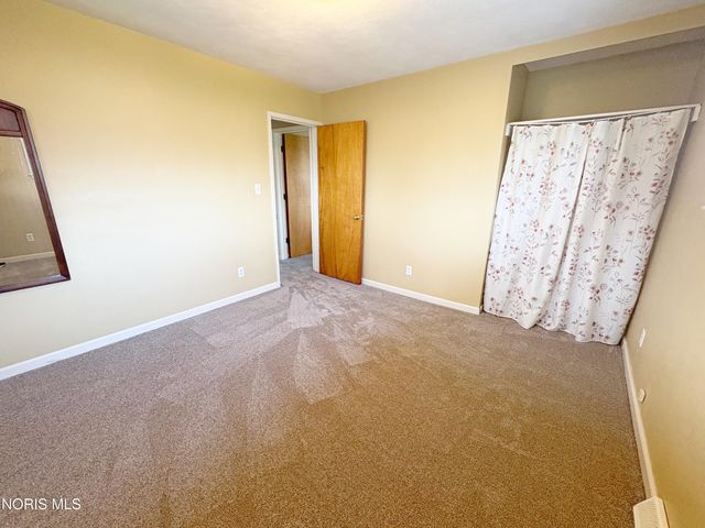 29 Darlyn Drive, Bowling Green, OH 43402