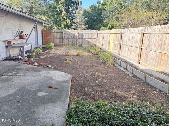 29 Darlyn Drive, Bowling Green, OH 43402