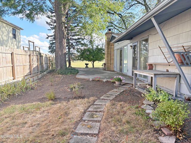 29 Darlyn Drive, Bowling Green, OH 43402